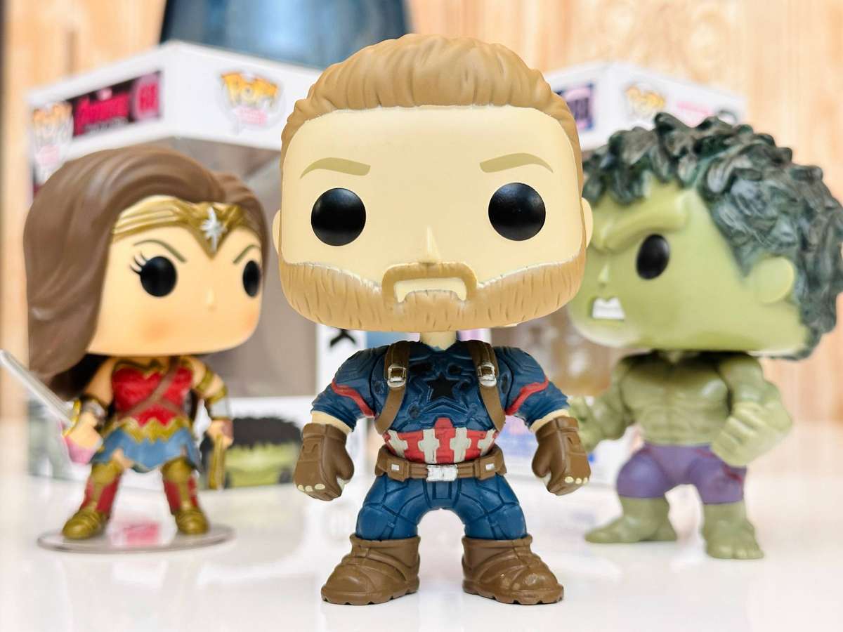 Marvel & DC Captain America Wonder Woman & Hulk Retired Collectable Set