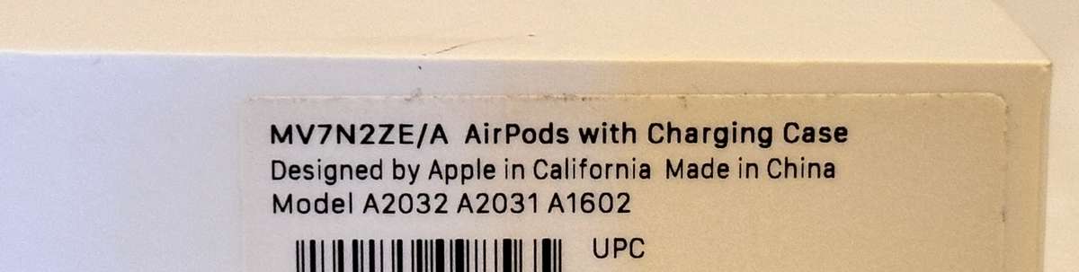 Original APPLE AirPods with Charging Case