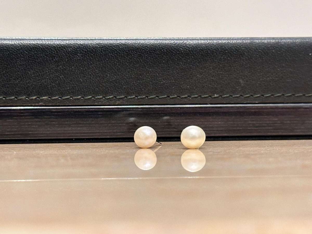 Exquisite Vintage Pearl Earrings