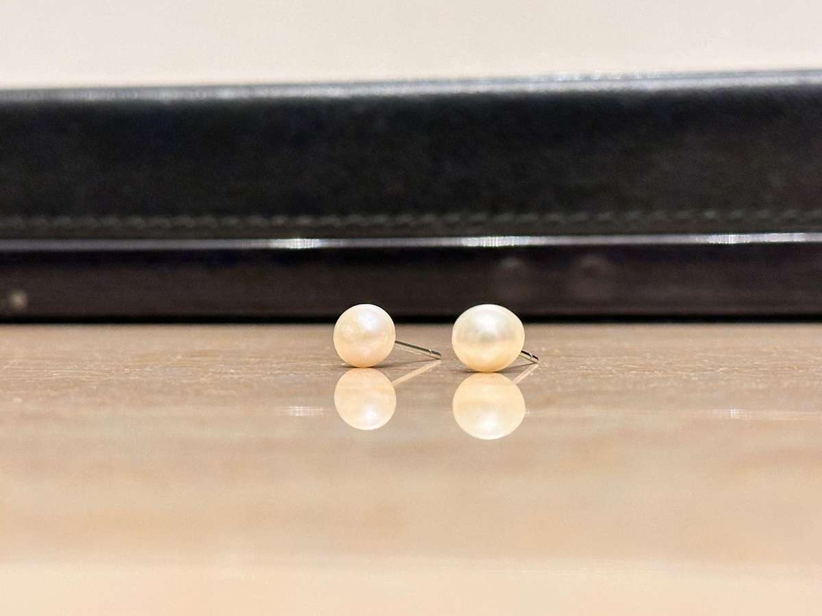 Exquisite Vintage Pearl Earrings
