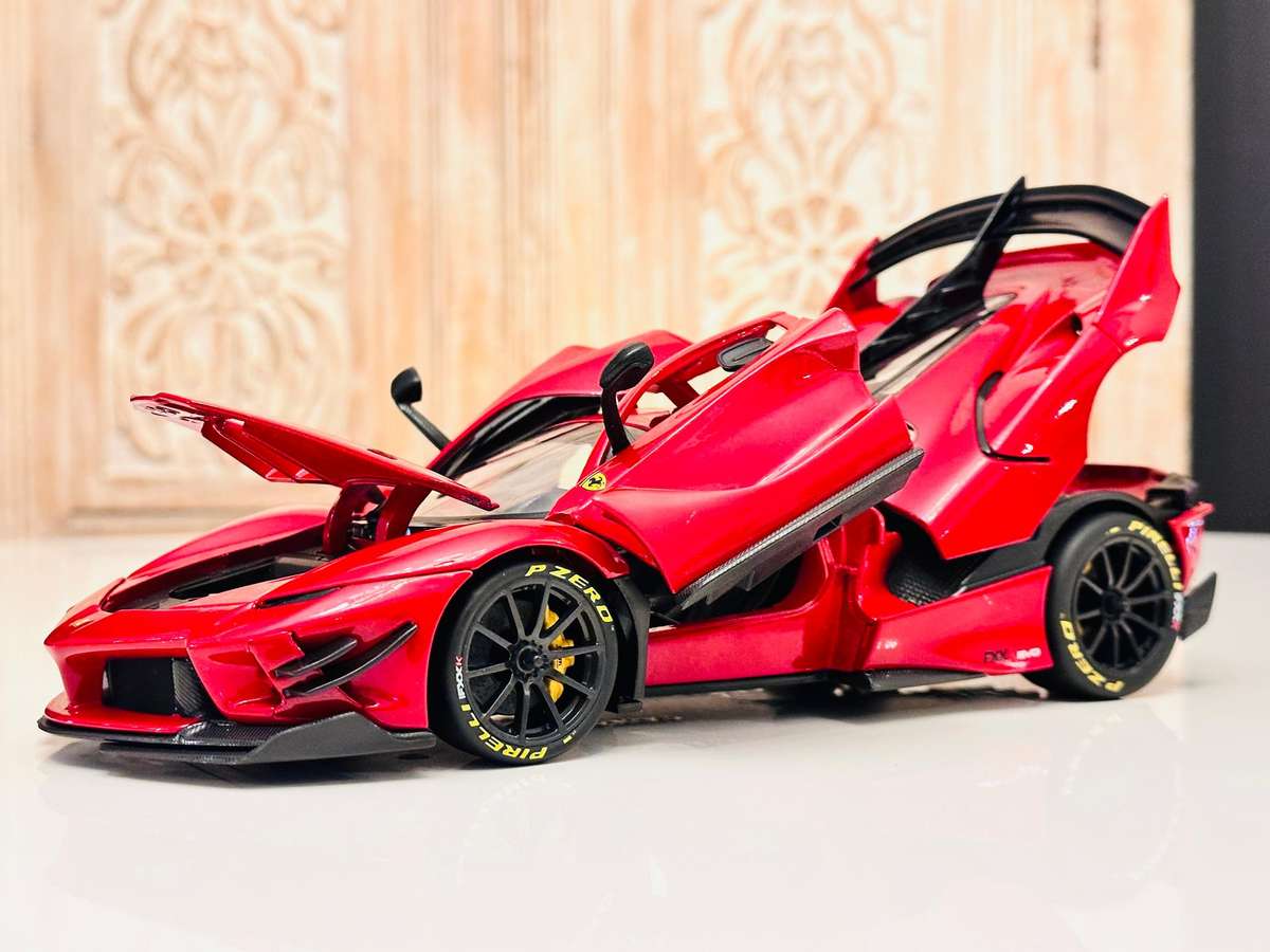 FERRARI FXXK EVO 1:18 Model Collectable in Original Box