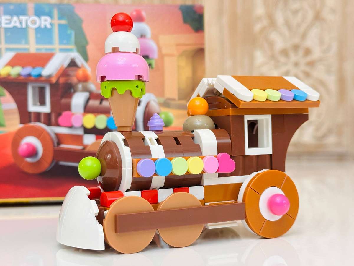Lego Iconic Limited Edition Ginger Bread Train Retired Collectable Set