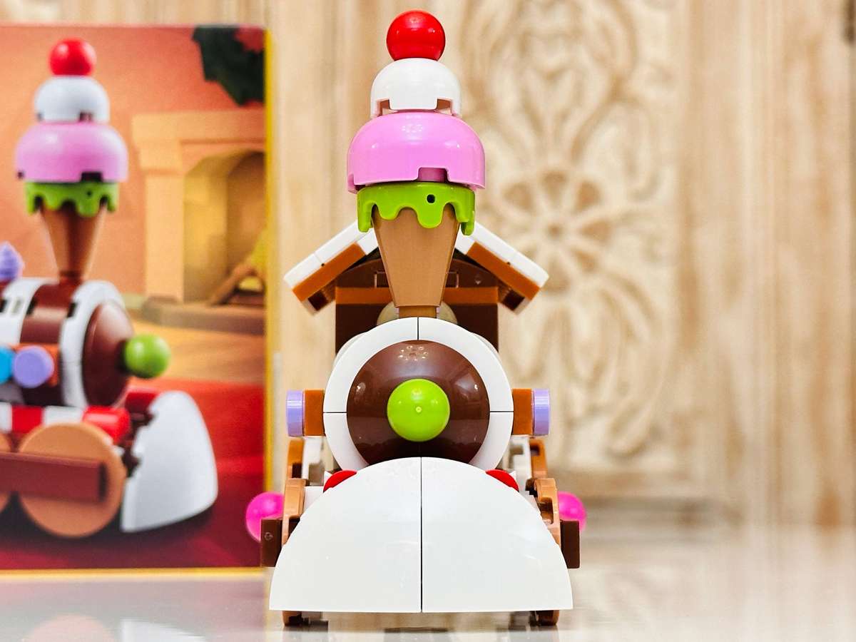 Lego Iconic Limited Edition Ginger Bread Train Retired Collectable Set