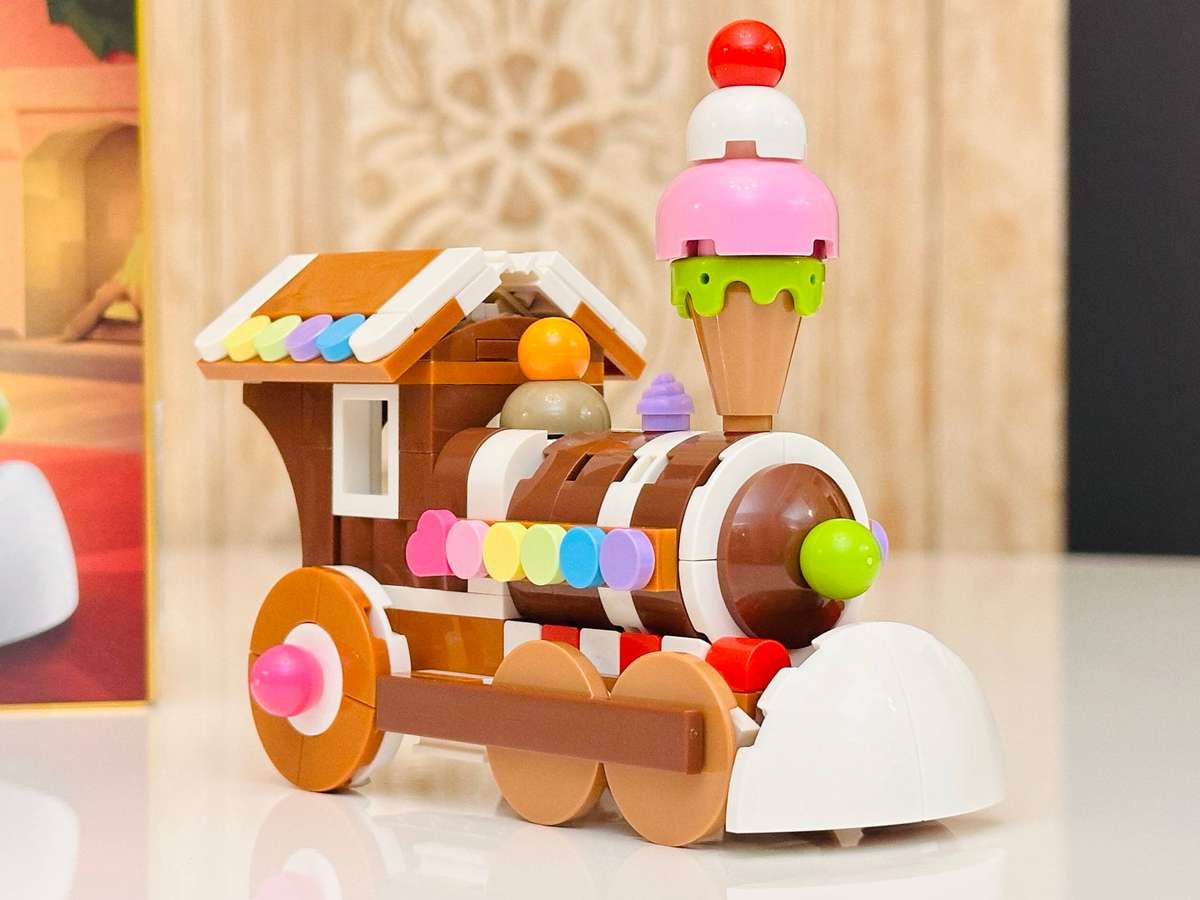 Lego Iconic Limited Edition Ginger Bread Train Retired Collectable Set