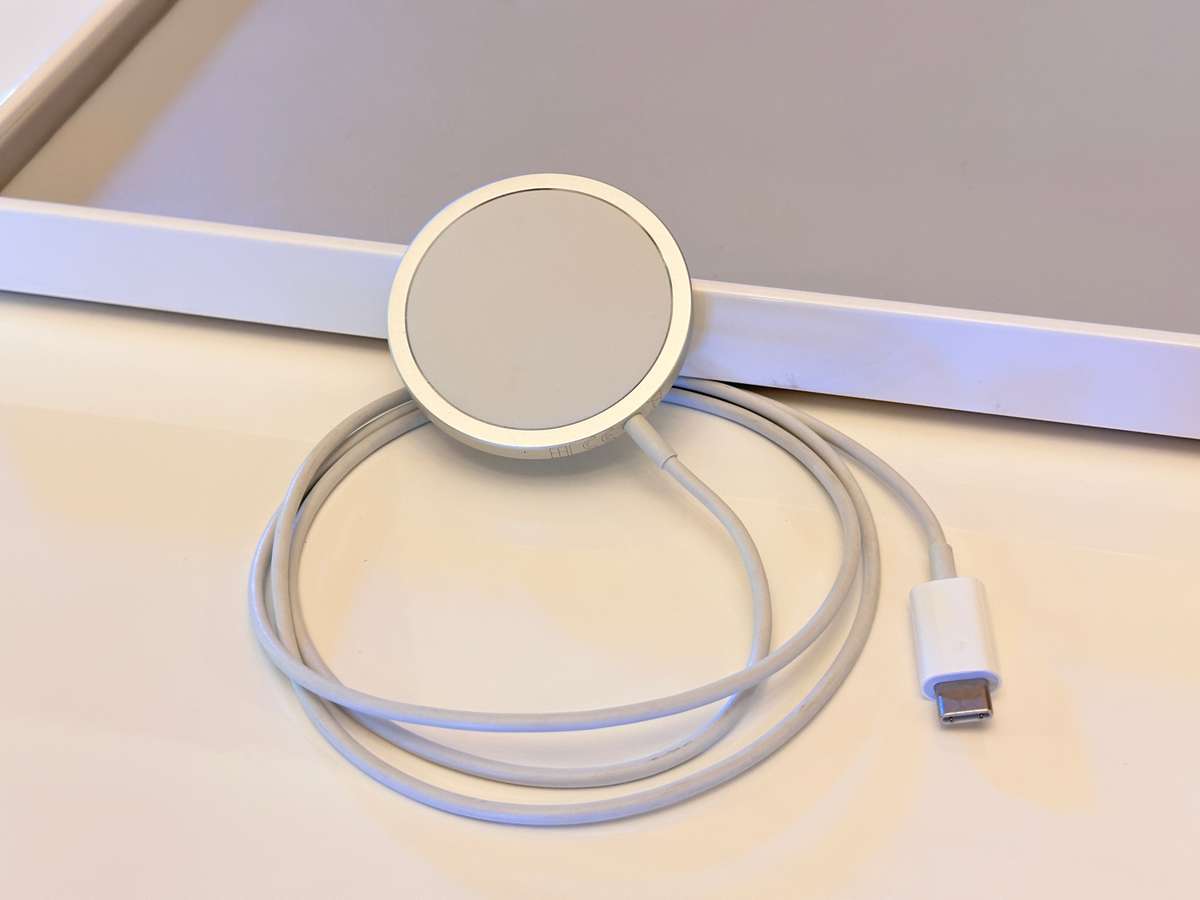 Original APPLE MagSafe Charger