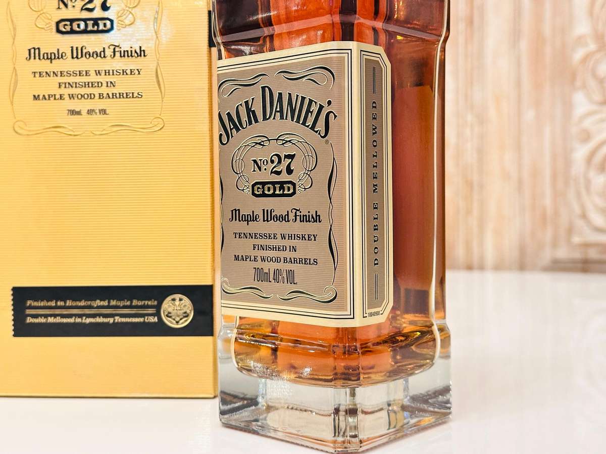 Jack Daniels No 27 Gold Exclusive Collectors Edition in Display Box