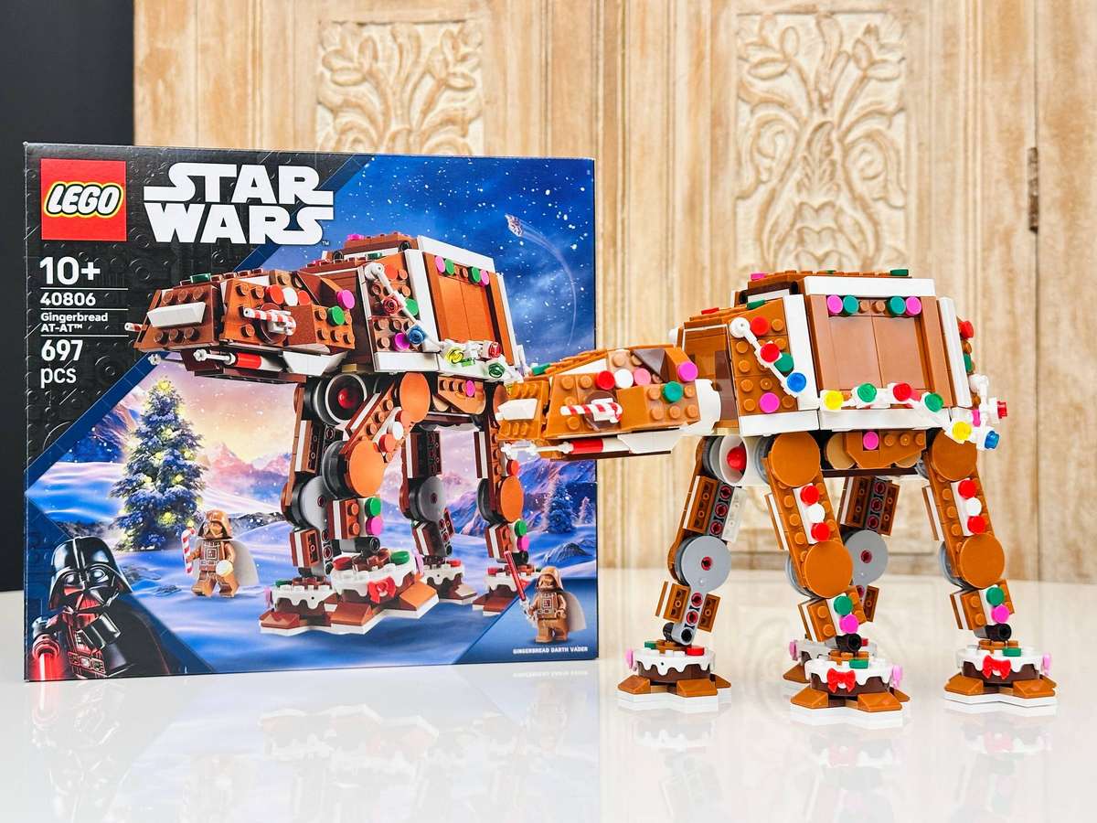 Lego Exclusive Star Wars AT-AT Walker Colletable Set with Exclusive Darth Vader Minifigure