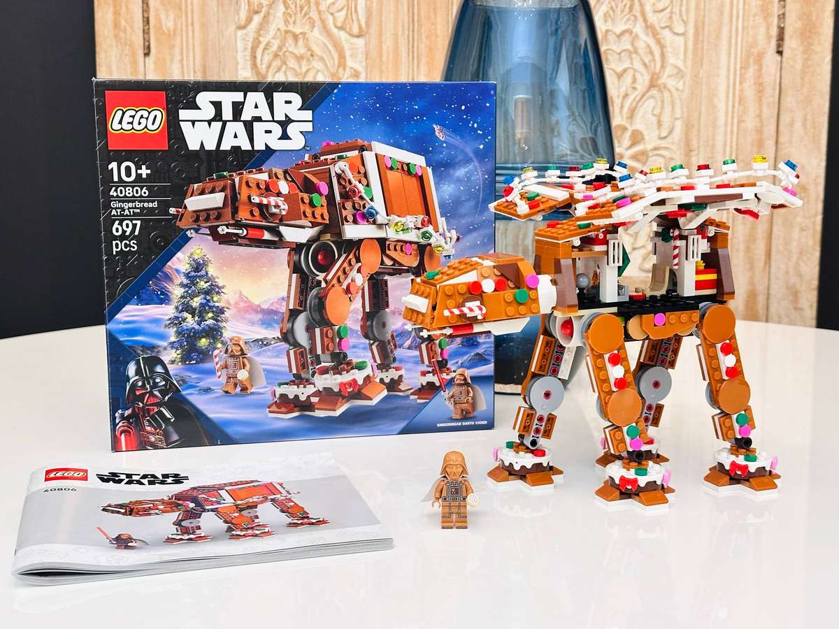 Lego Exclusive Star Wars AT-AT Walker Colletable Set with Exclusive Darth Vader Minifigure