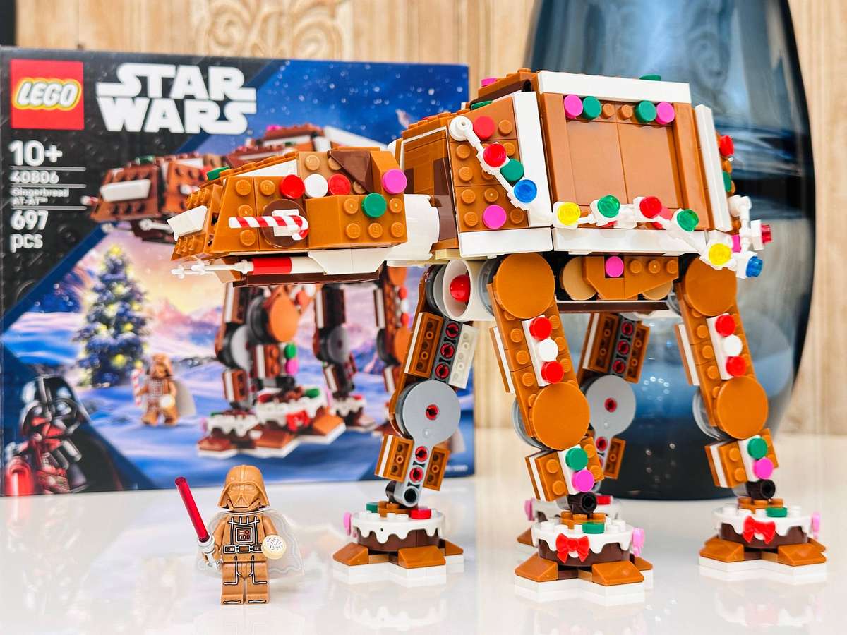 Lego Exclusive Star Wars AT-AT Walker Colletable Set with Exclusive Darth Vader Minifigure