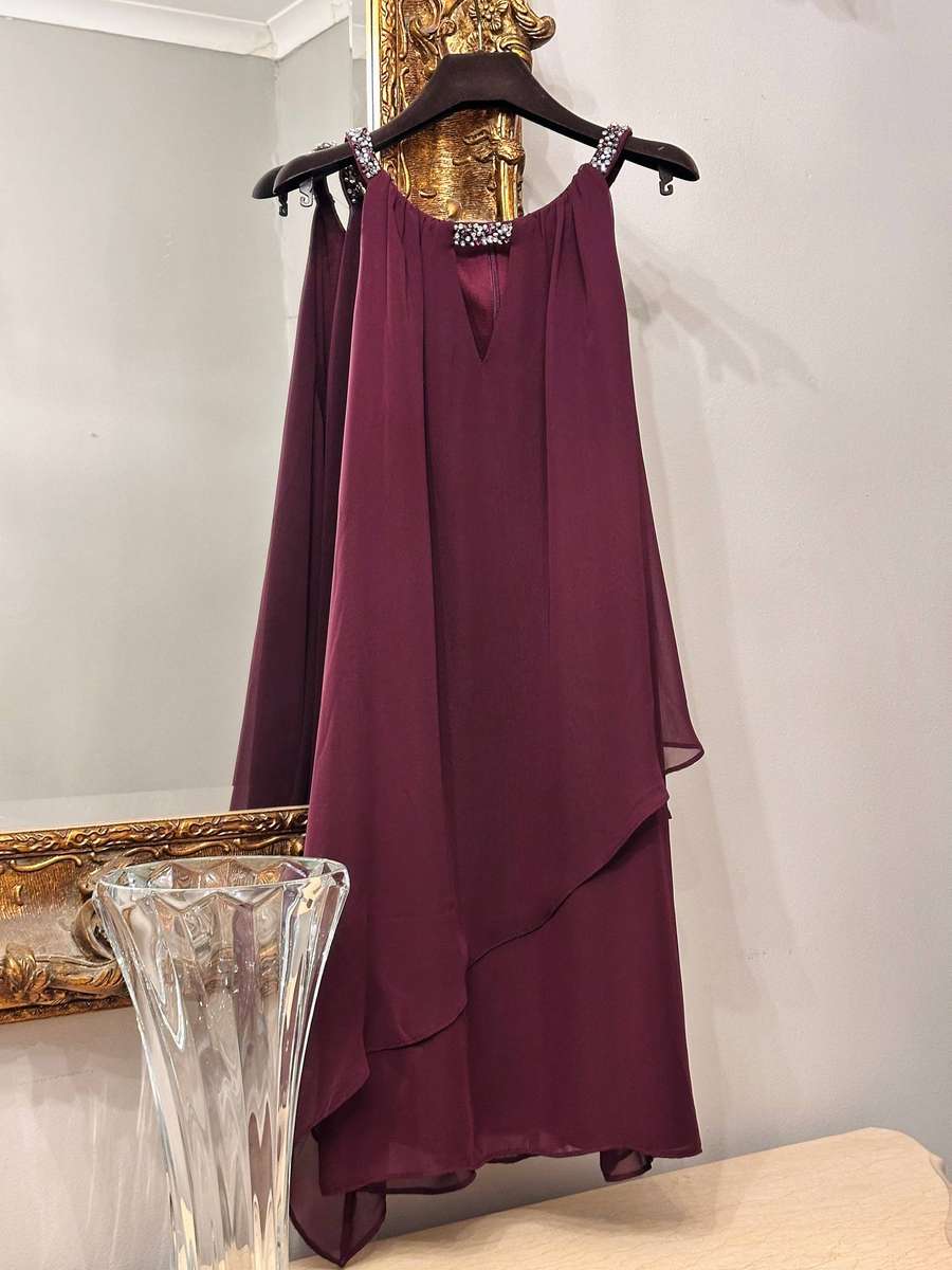 Jessica Howard Signature Collection Statement Dress