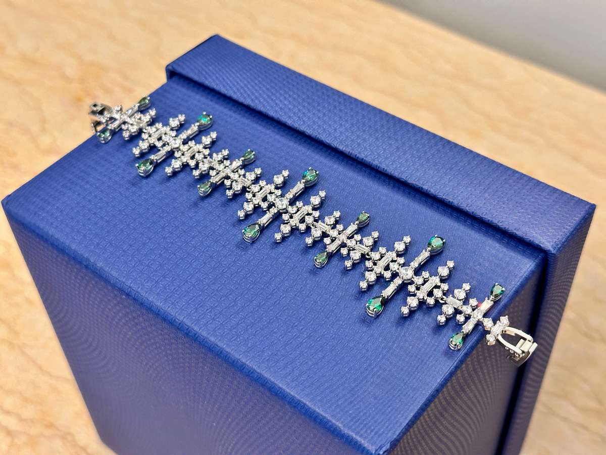 SWAROVSKI Statement Bracelet
