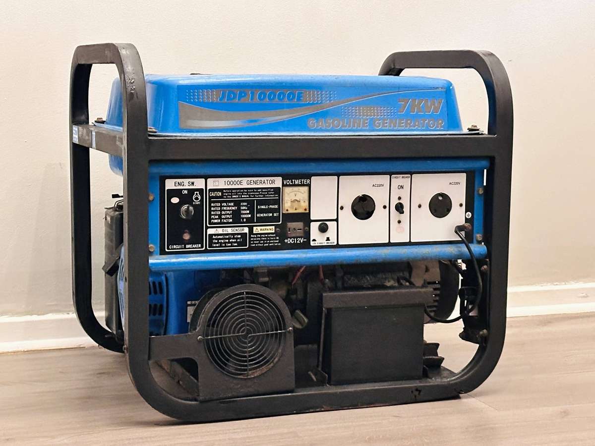 8.75 kVA ( 7 KW ) Large Generator