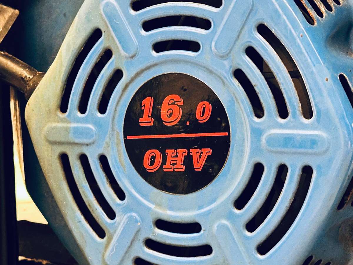 8.75 kVA ( 7 KW ) Large Generator