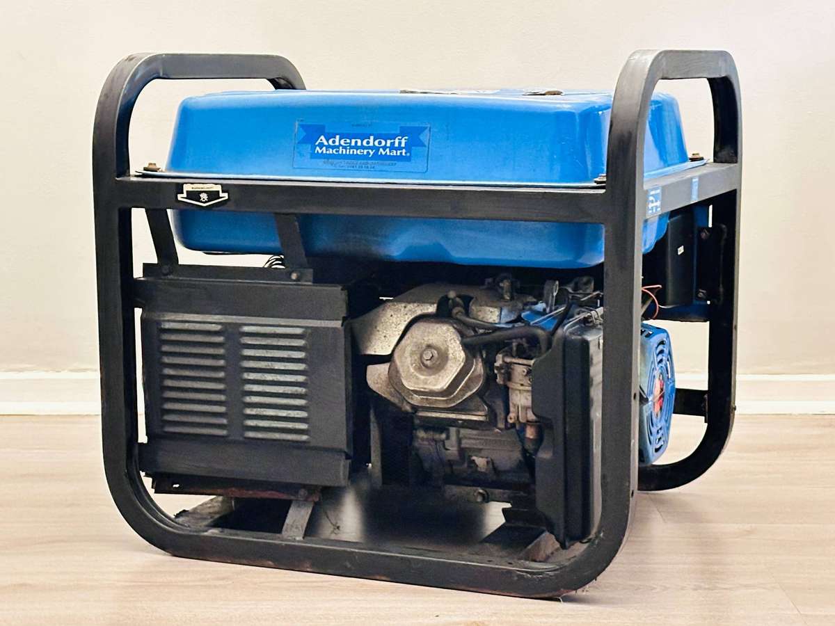 8.75 kVA ( 7 KW ) Large Generator