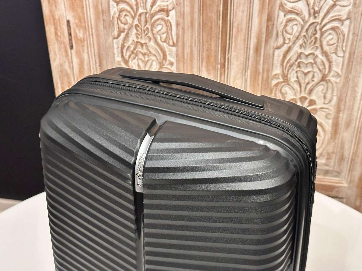 Samsonite Varro Expandable Carry on Luggage