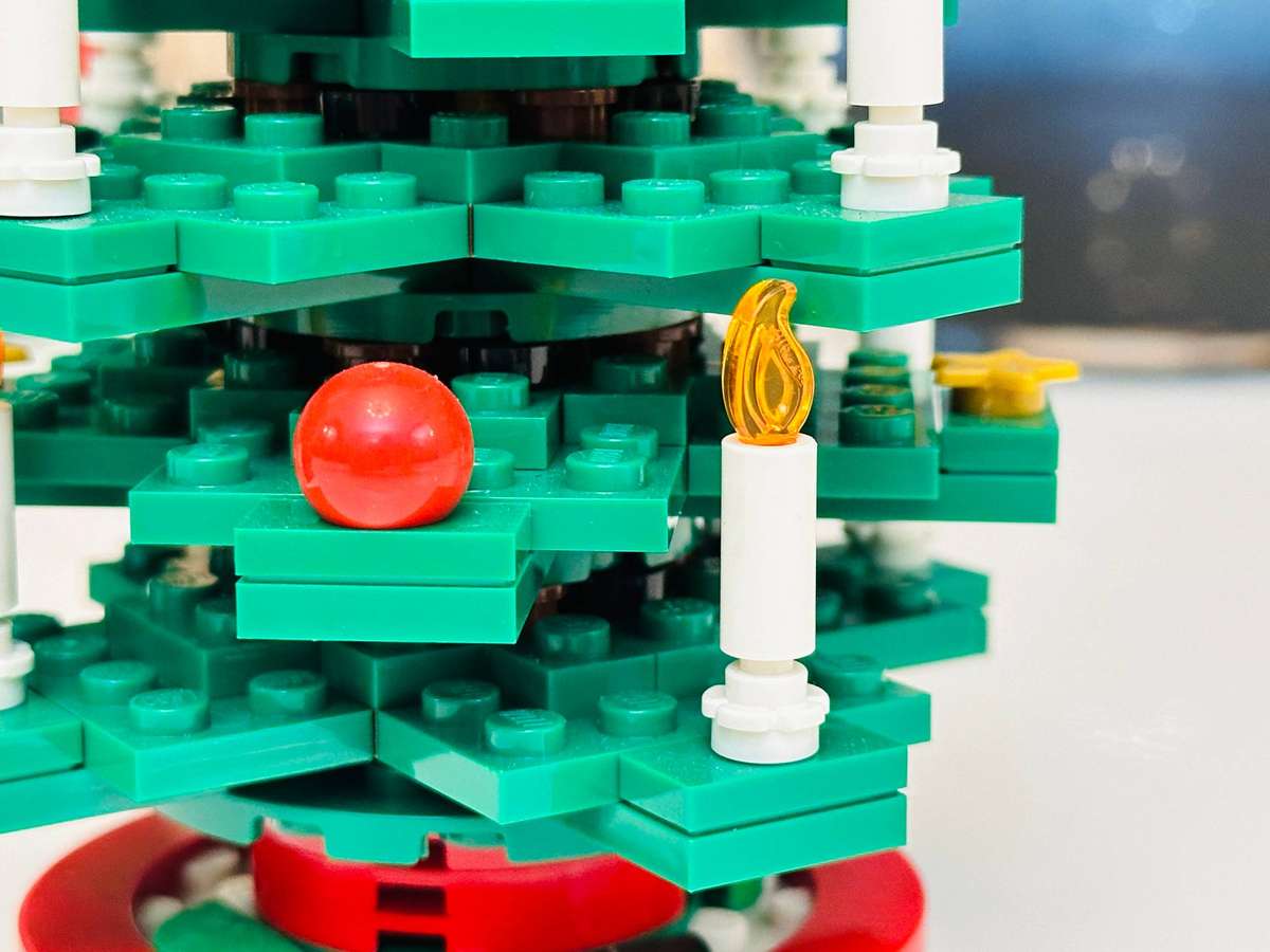 Lego Iconic Retired Large Christmas Tree 2 in 1 Collectable Set with Original Box