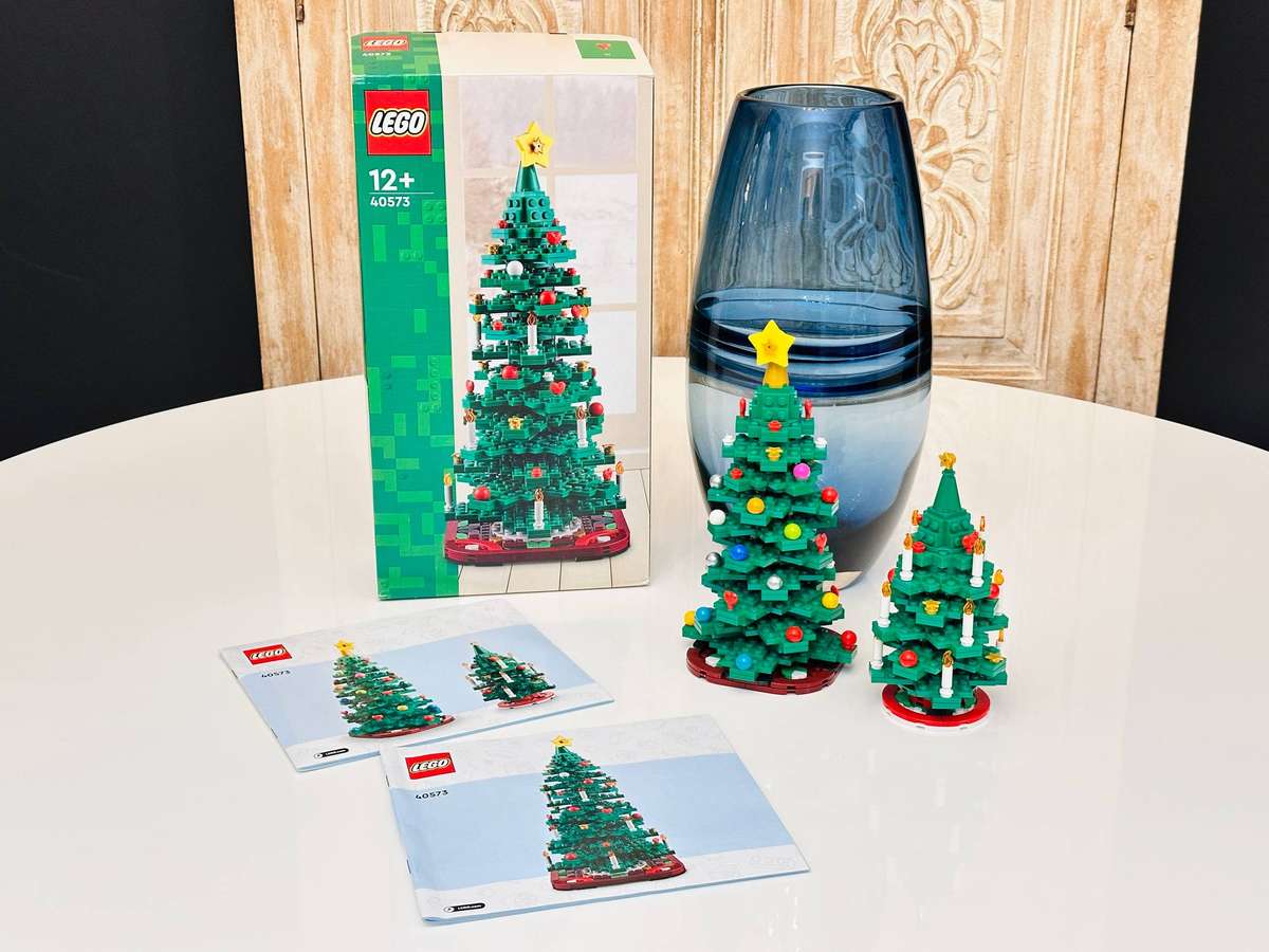 Lego Iconic Retired Large Christmas Tree 2 in 1 Collectable Set with Original Box