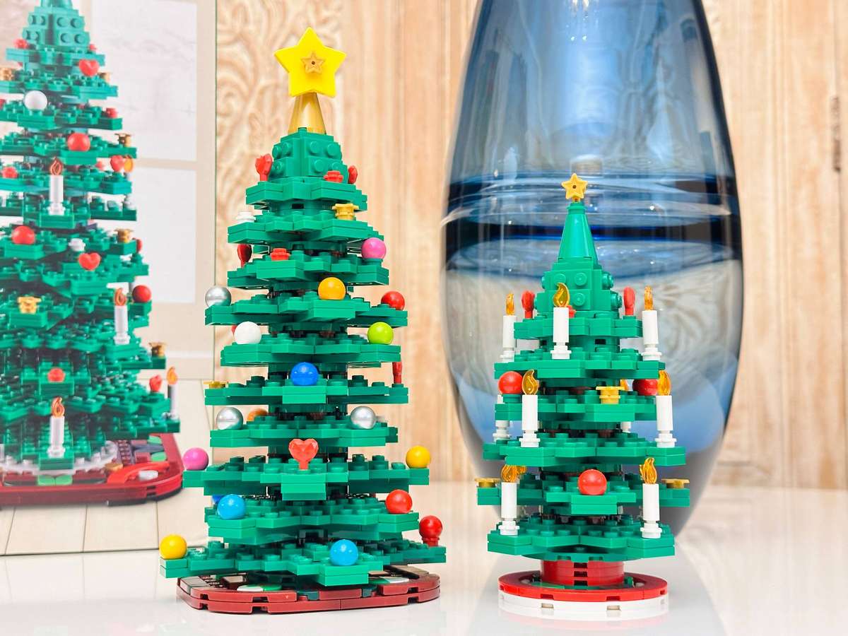 Lego Iconic Retired Large Christmas Tree 2 in 1 Collectable Set with Original Box
