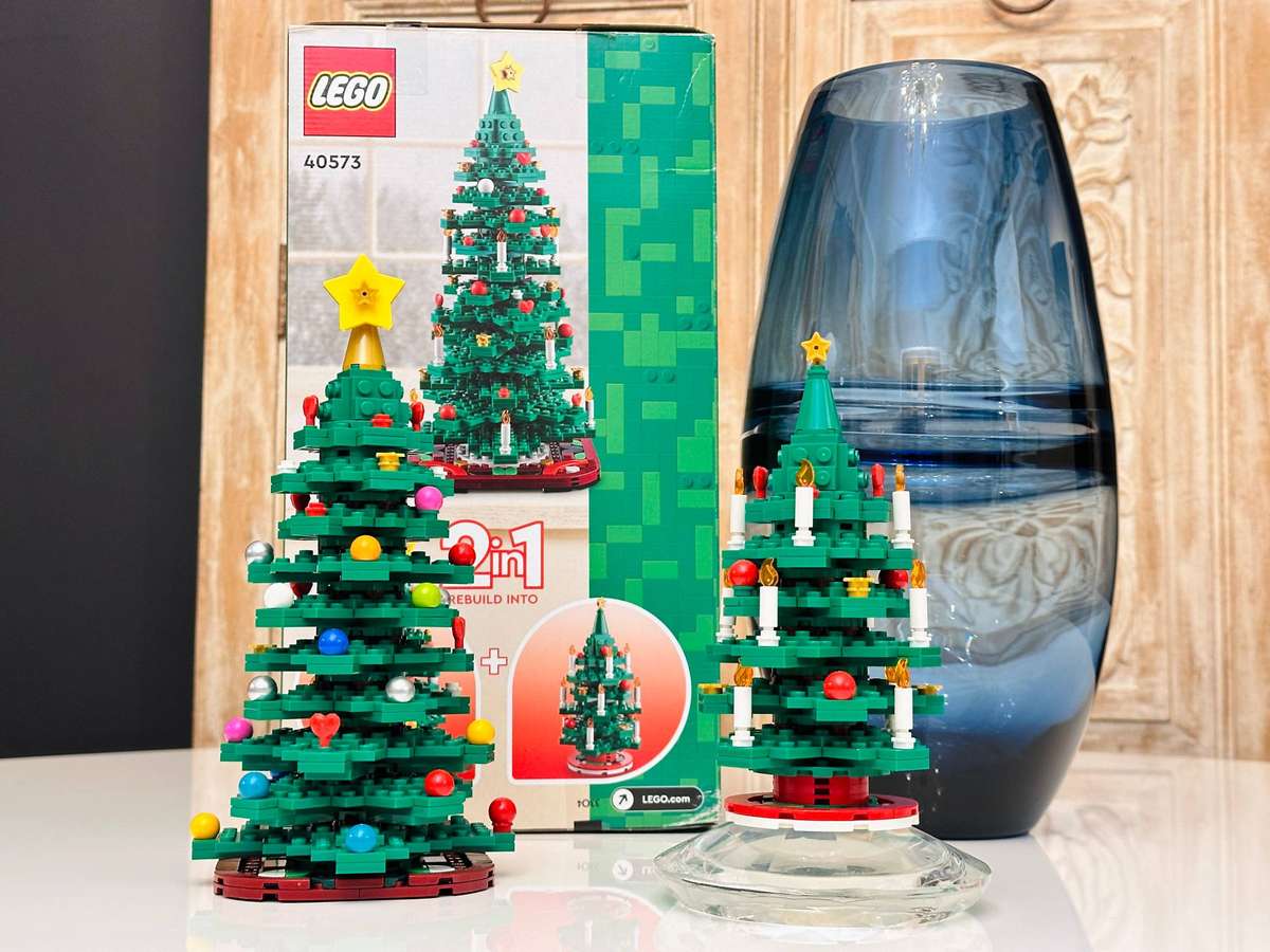 Lego Iconic Retired Large Christmas Tree 2 in 1 Collectable Set with Original Box