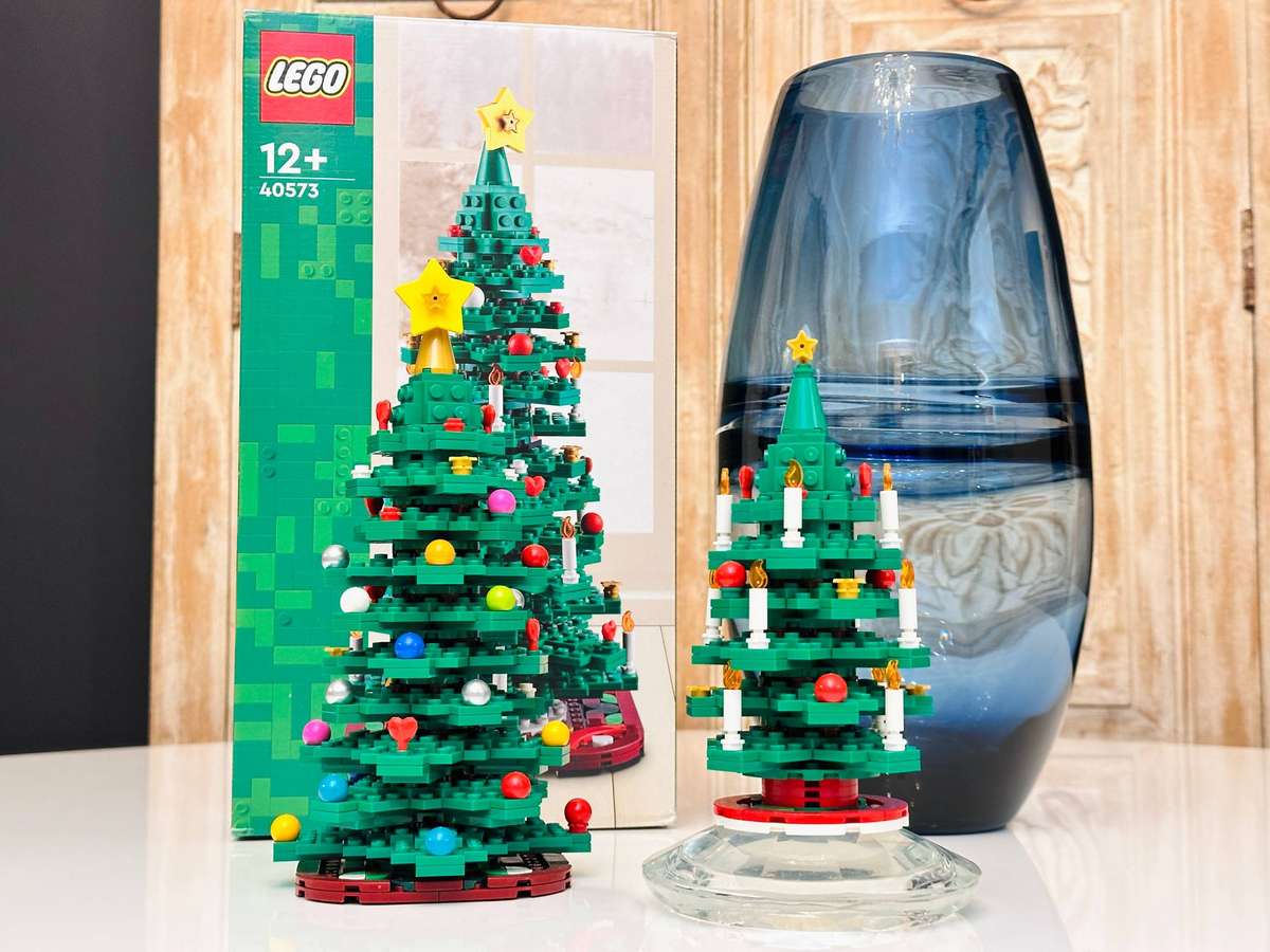 Lego Iconic Retired Large Christmas Tree 2 in 1 Collectable Set with Original Box