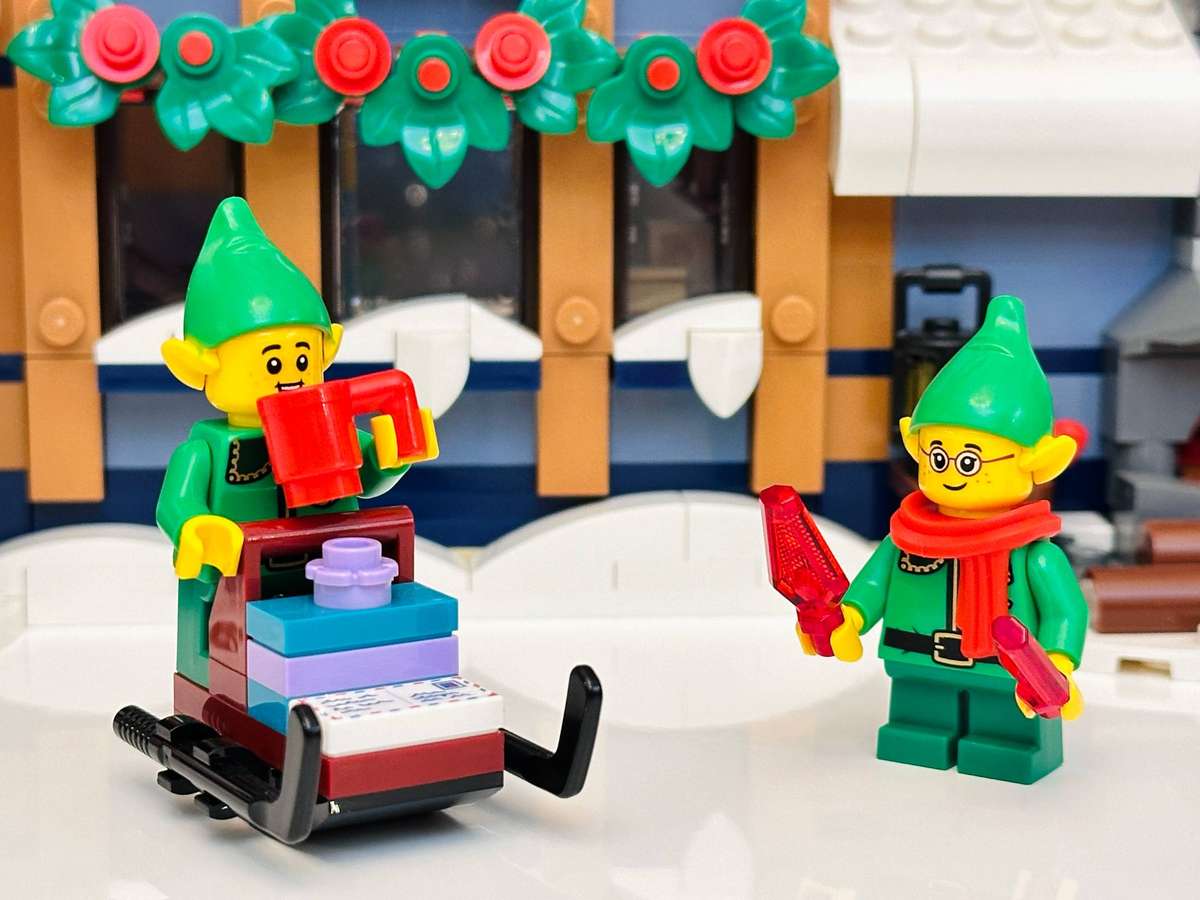 Lego Icons Retired Santas Post Office Large Collectable Set with Original Box