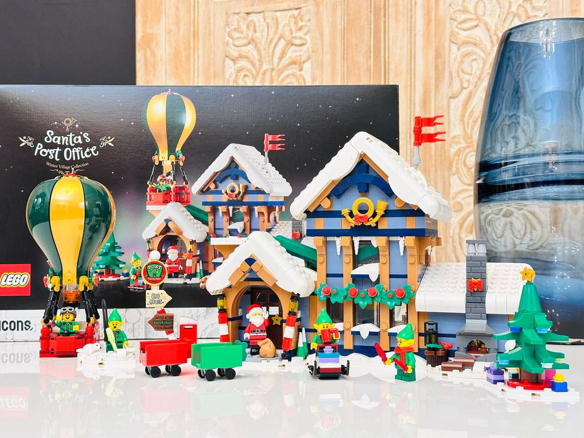 Lego Icons Retired Santas Post Office Large Collectable Set with Original Box