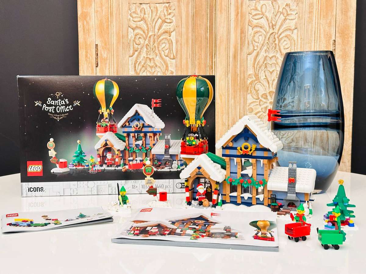 Lego Icons Retired Santas Post Office Large Collectable Set with Original Box