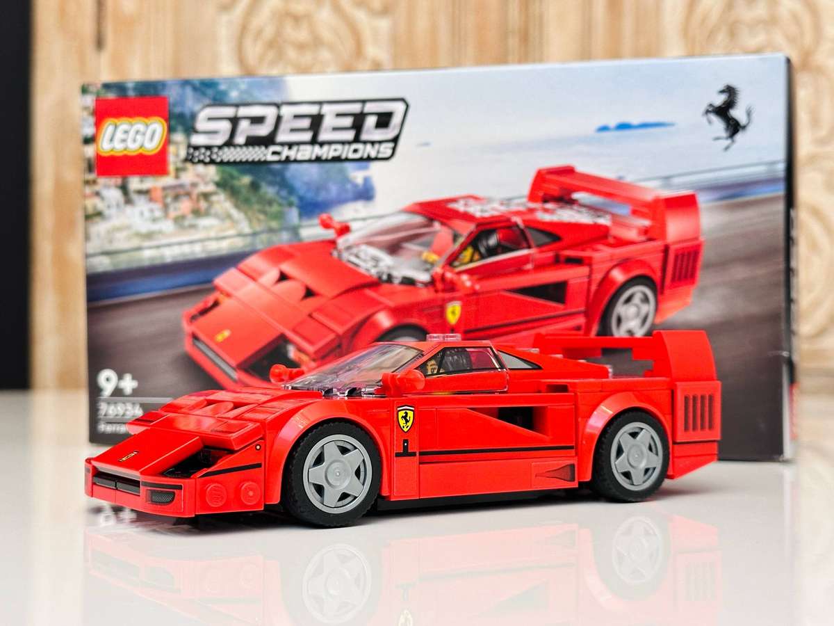 Lego Ferrari Iconic F40 Collectable Set with Original Box