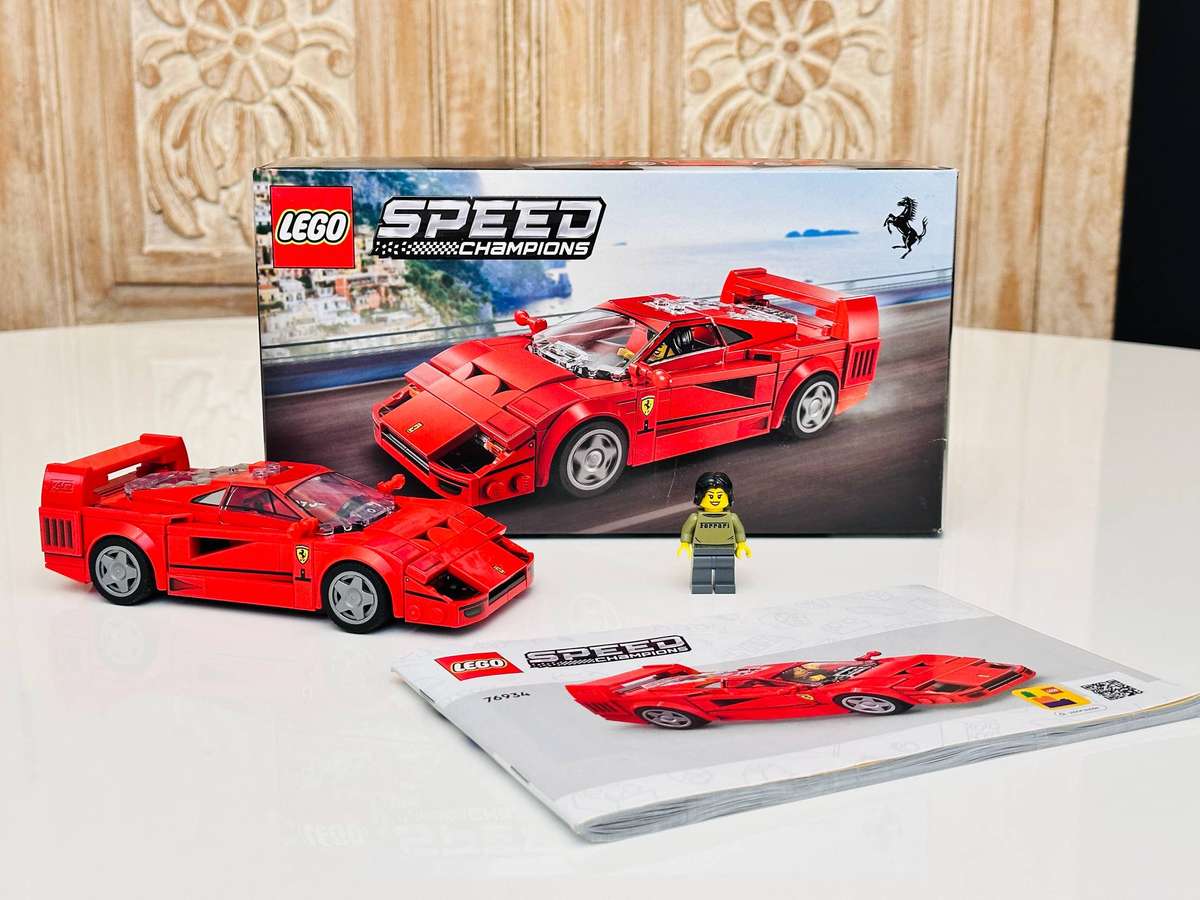 Lego Ferrari Iconic F40 Collectable Set with Original Box