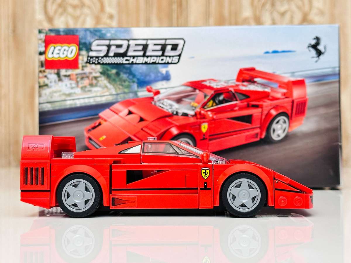 Lego Ferrari Iconic F40 Collectable Set with Original Box