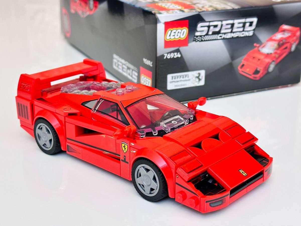 Lego Ferrari Iconic F40 Collectable Set with Original Box