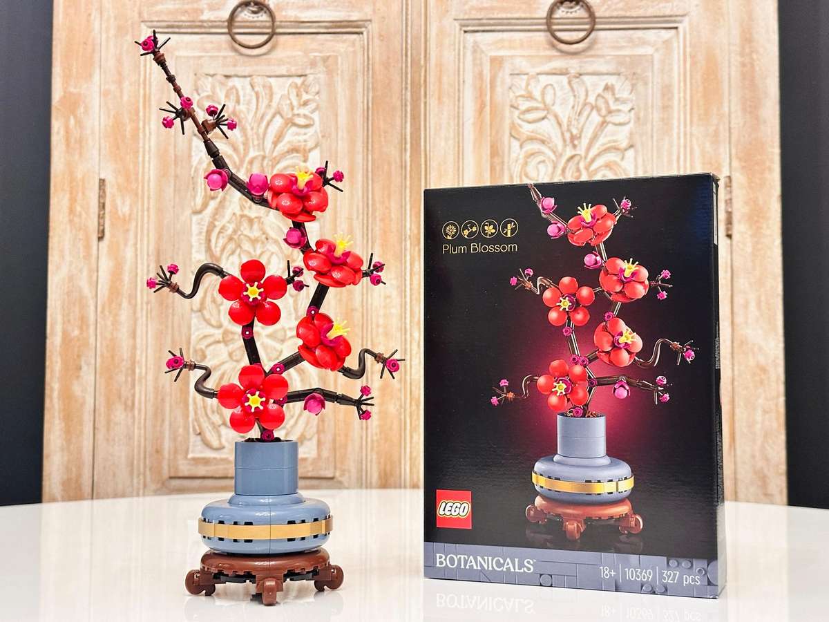 LEGO Botanical Collection Plum Blossom with Original Box