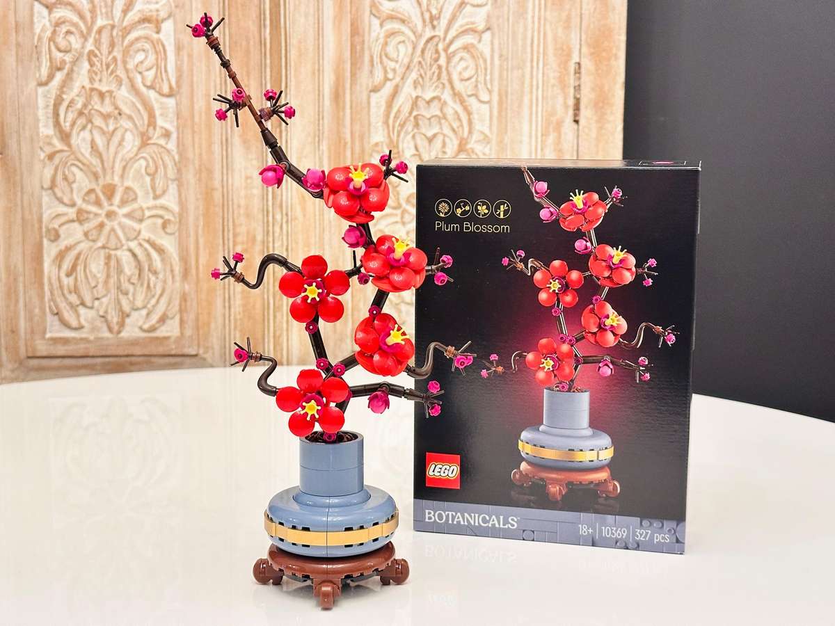 LEGO Botanical Collection Plum Blossom with Original Box