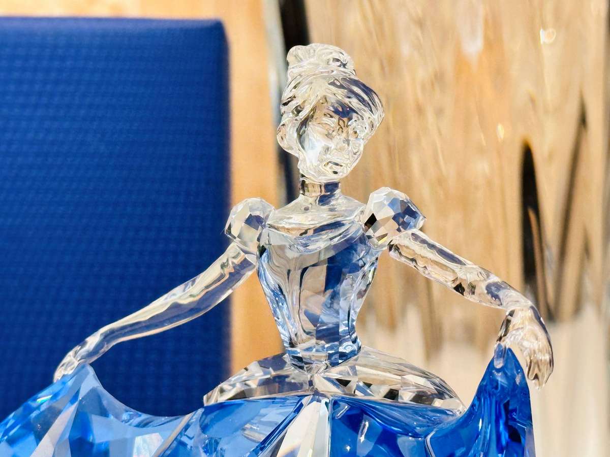 Swarovski Disney Limited Edition 2015 Large Iconic Cinderella Collectable