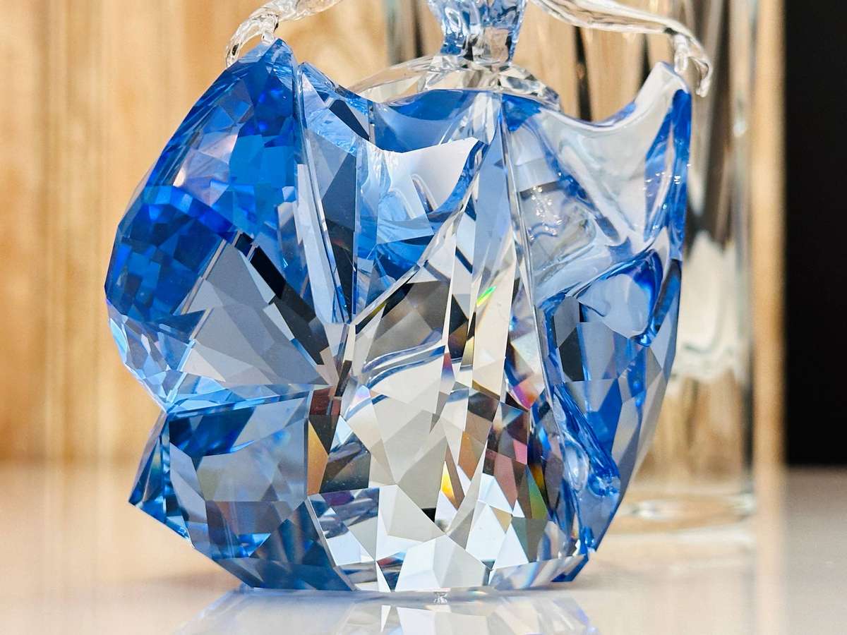 Swarovski Disney Limited Edition 2015 Large Iconic Cinderella Collectable