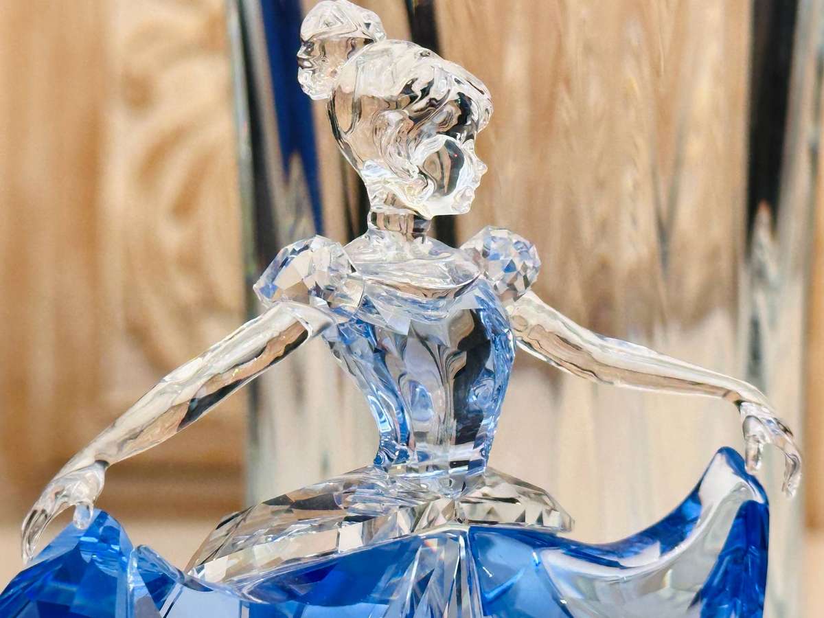 Swarovski Disney Limited Edition 2015 Large Iconic Cinderella Collectable