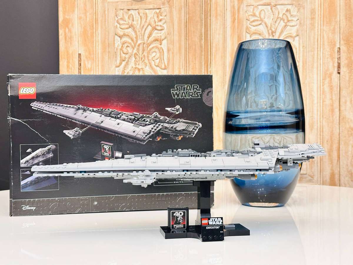 Lego Star Wars Retired 40th Anniversary Executor Super Star Destroyer Collectable Set