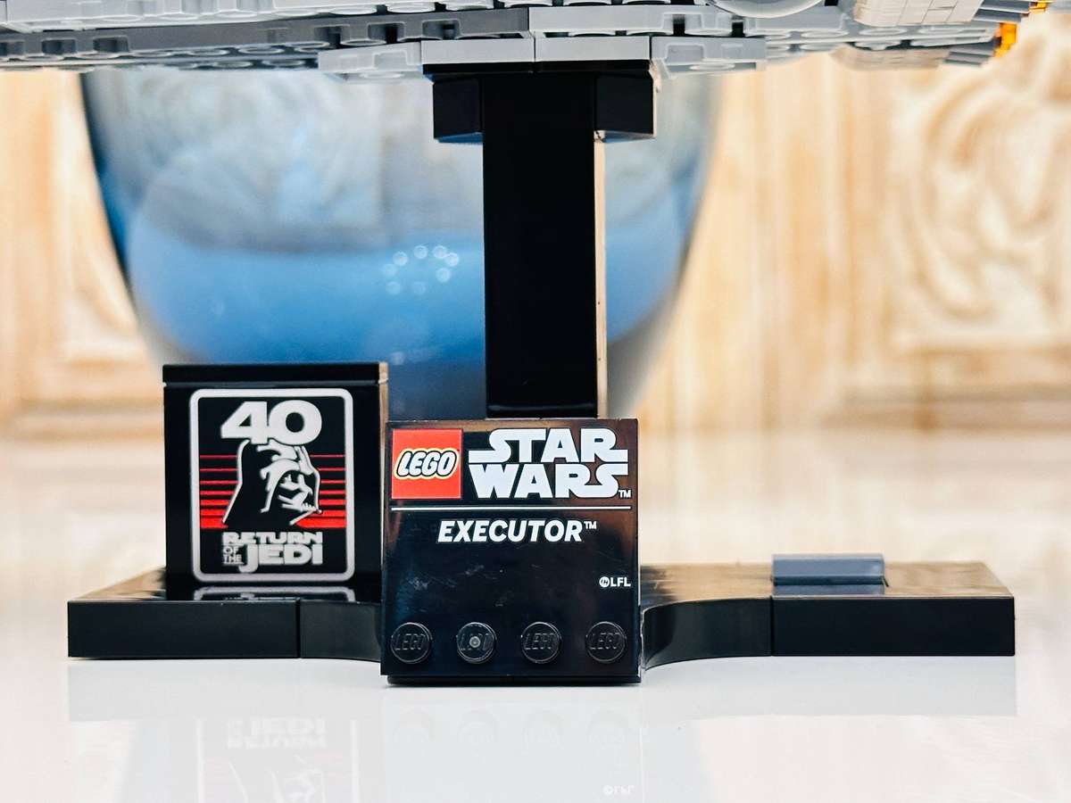Lego Star Wars Retired 40th Anniversary Executor Super Star Destroyer Collectable Set