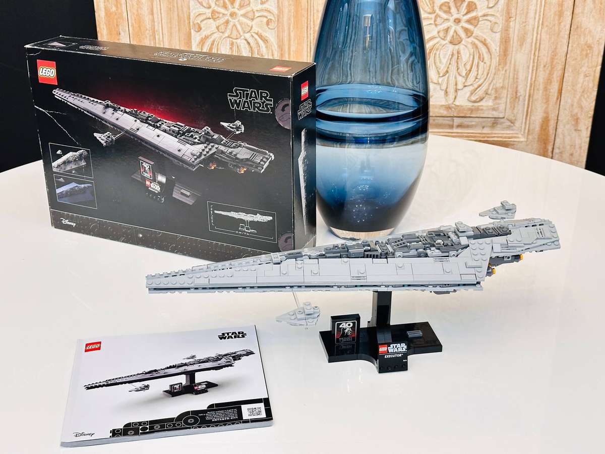 Lego Star Wars Retired 40th Anniversary Executor Super Star Destroyer Collectable Set