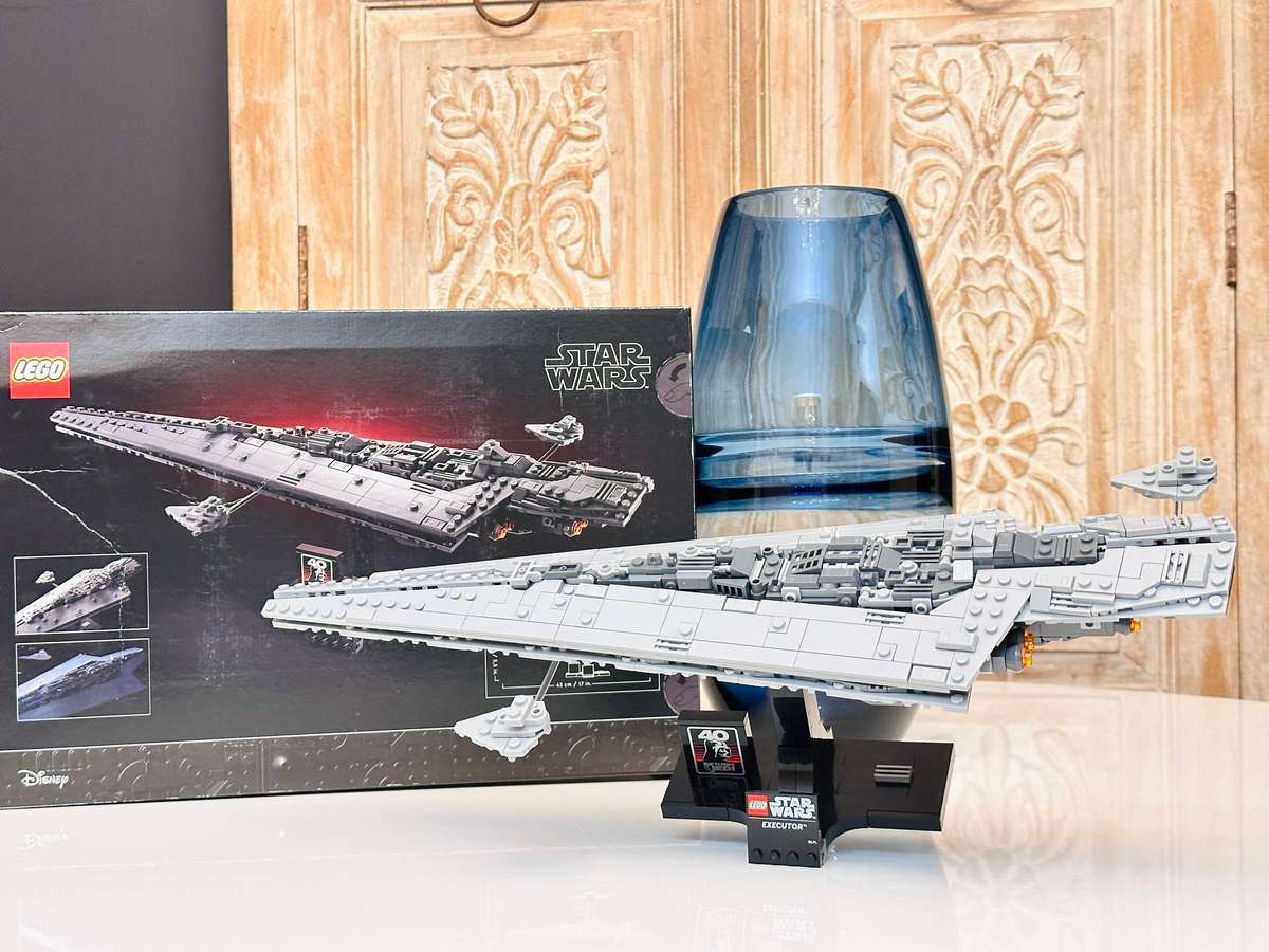 Lego Star Wars Retired 40th Anniversary Executor Super Star Destroyer Collectable Set