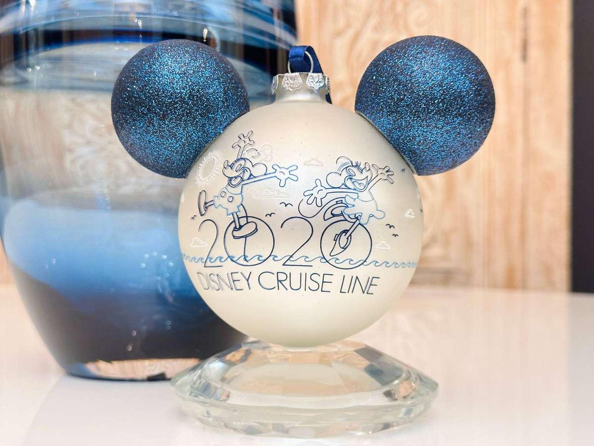 Disney Cruise Line Iconic 2020 Mickey Mouse Glass Collectable