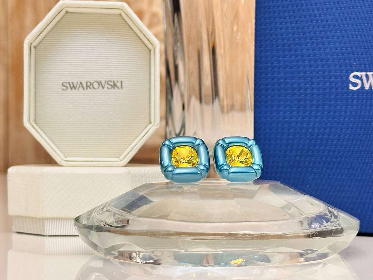 Swarovski Showstopper Earrings with Original Box