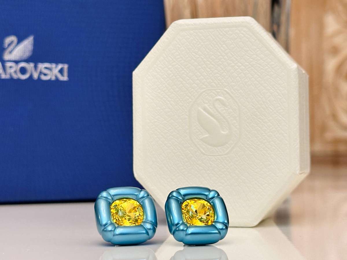 Swarovski Showstopper Earrings with Original Box