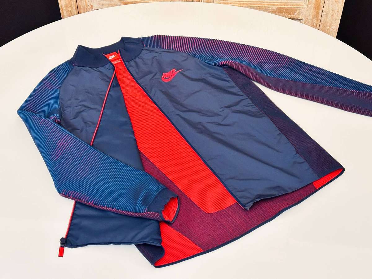 Nike Exclusive Dynamic Reveal Tech Mens Jacket