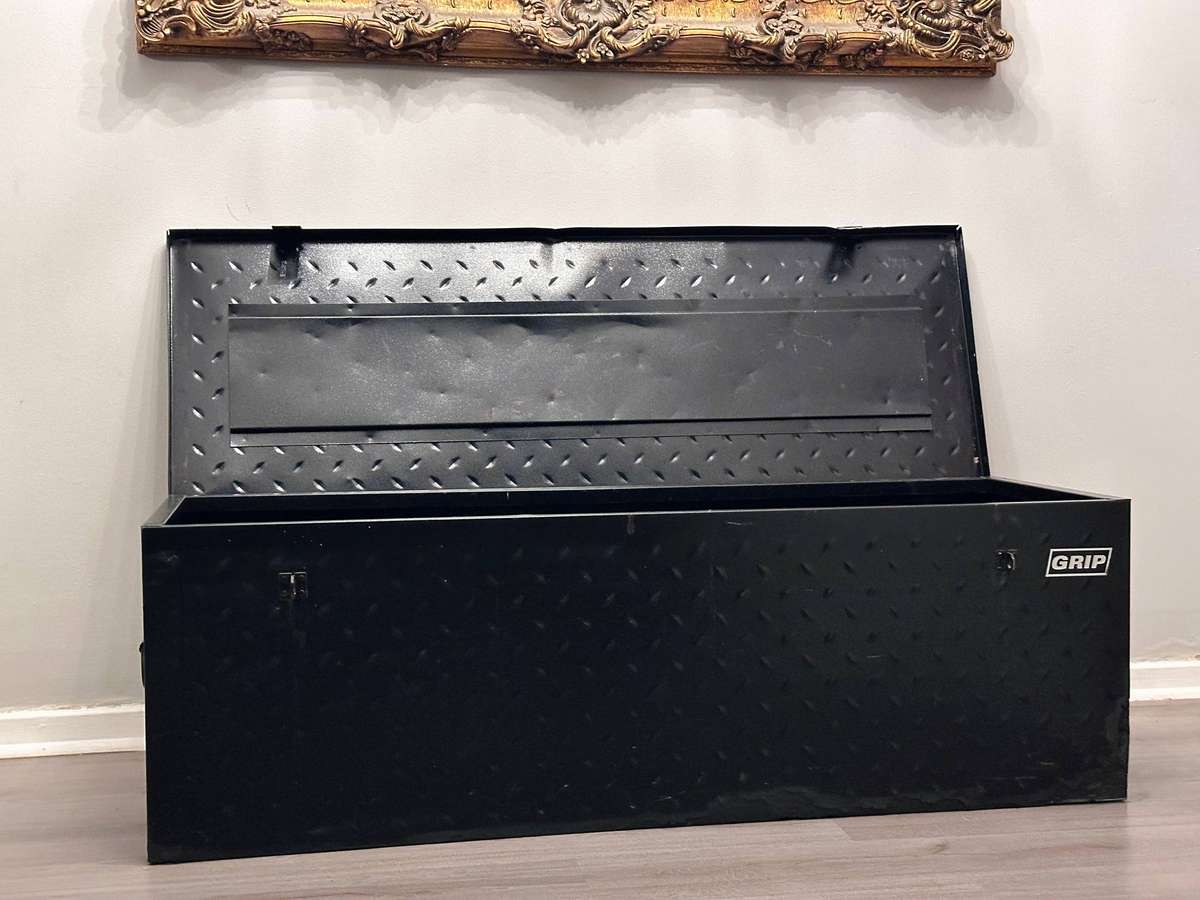 Grip Large 1.38m Secure Tool Storage Box