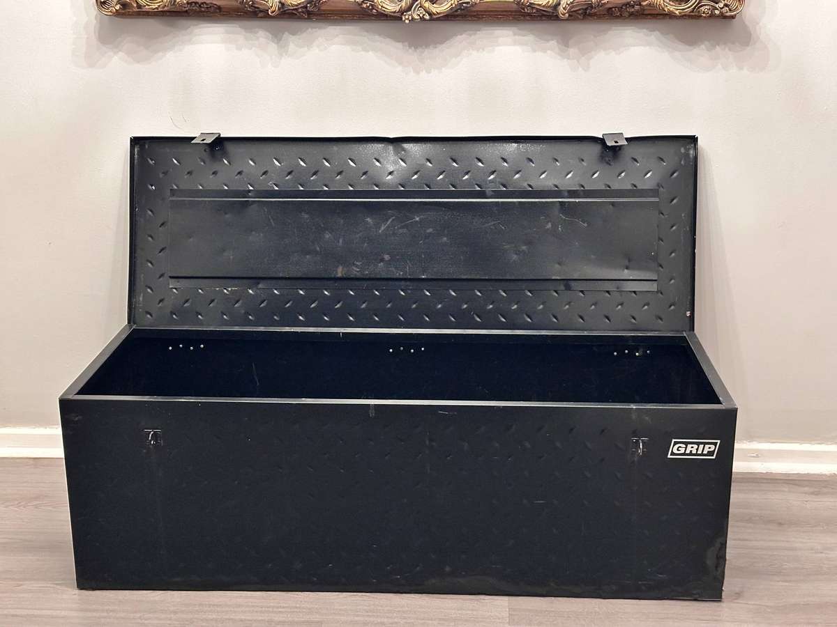 Grip Large 1.38m Secure Tool Storage Box