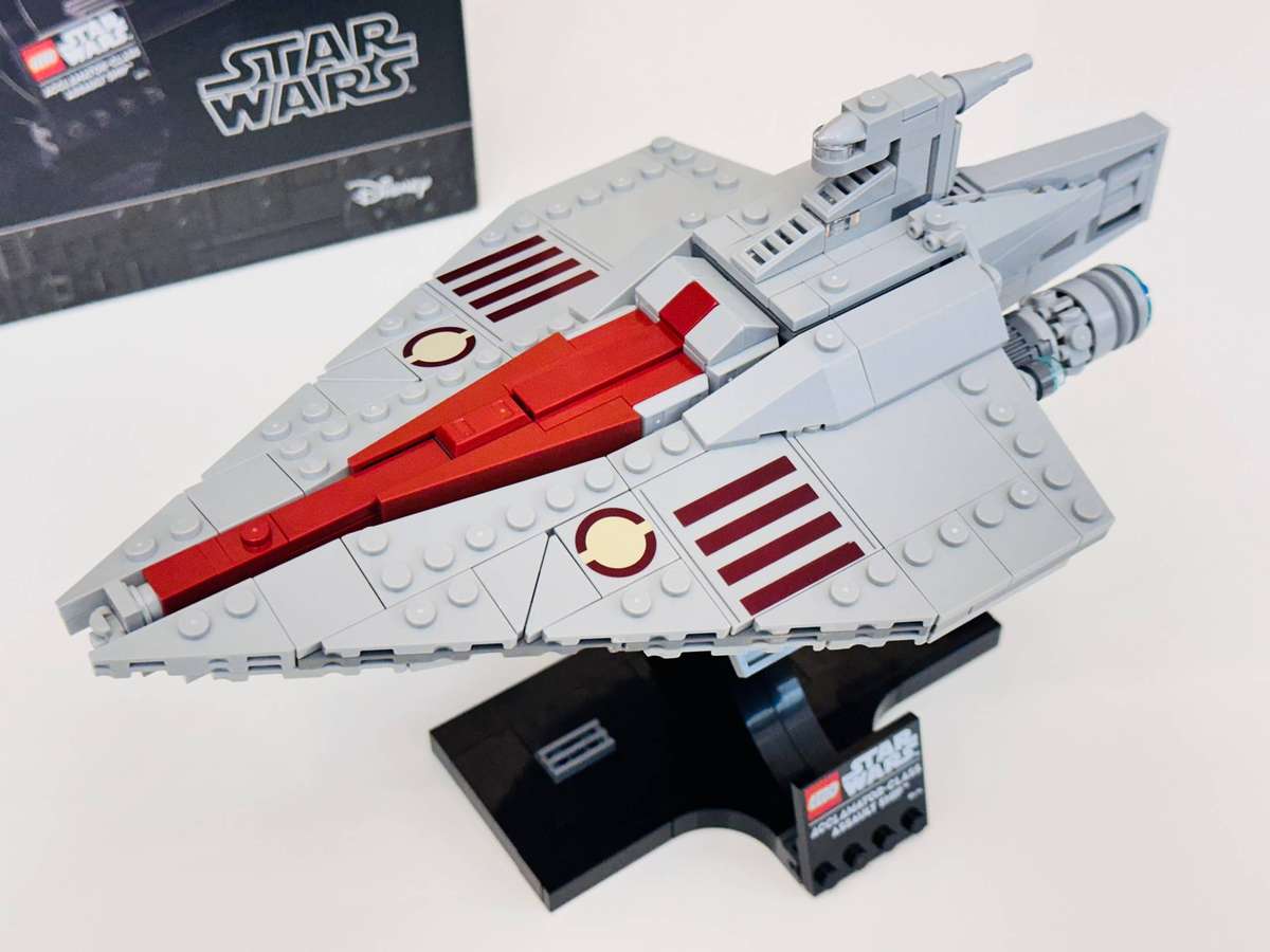 Lego Star Wars Acclamator Starship Collectable with Original Box