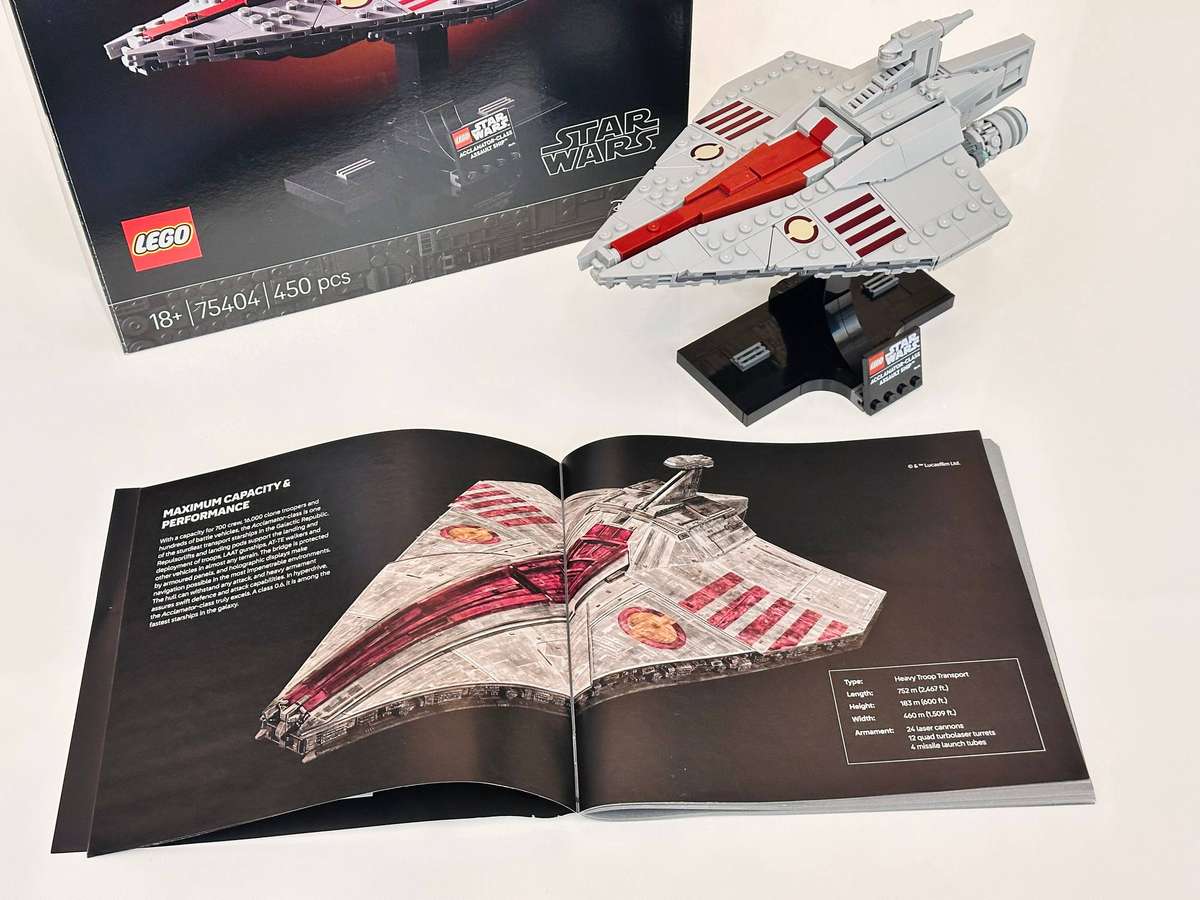 Lego Star Wars Acclamator Starship Collectable with Original Box