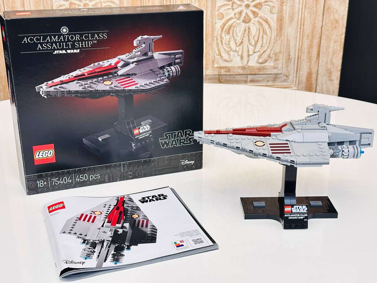 Lego Star Wars Acclamator Starship Collectable with Original Box