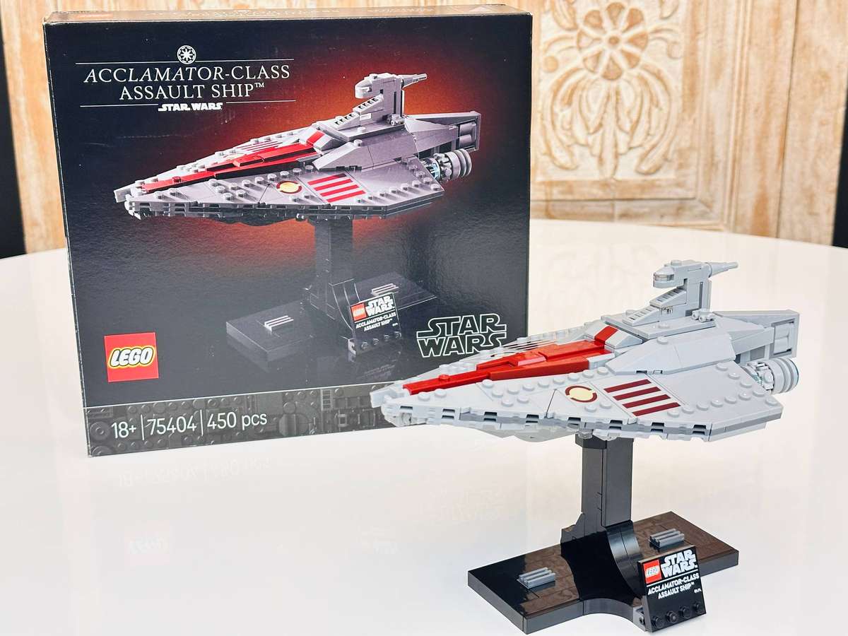 Lego Star Wars Acclamator Starship Collectable with Original Box